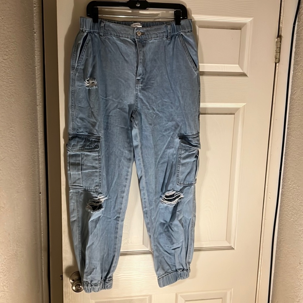 Like new Forever 21 denim cargo pants